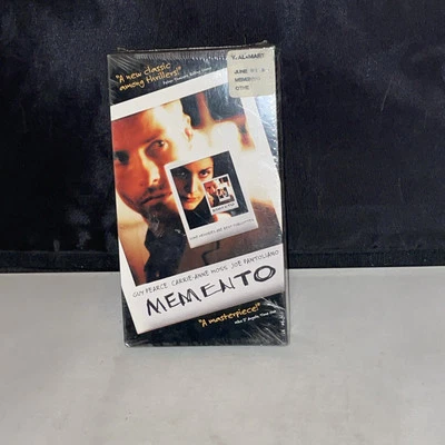 Memento (VHS, 2001) Brand NEW Sealed Guy Pierce Carrie-Anne Moss Joe Pantoliano - Image 1 of 2