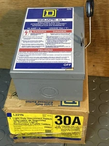 Square D H221N Safety Disconnect Switch Fusible 30A 240VAC 250VDC 2P NEMA Type 1 - Picture 1 of 9