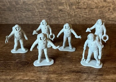 LOTE Hombre Espacial Astronauta Ejército Mini Figuras Gris Coleccionable Niños Juguetes Envíos Rápidos Foto 1 de 4