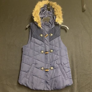 Women’s Puffer Vest Maurices Medium Faux Fur Removable Hood Navy Full Zip - Picture 1 of 13