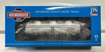 Roundhouse HO Scale RTR Dupont Triple Dome Tank Car #70506 - Image 1 of 4