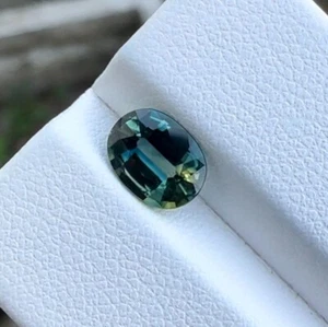 AIG Certified 1.55ct Teal Bi Color Sapphire | Natural from Madagascar - Picture 1 of 7
