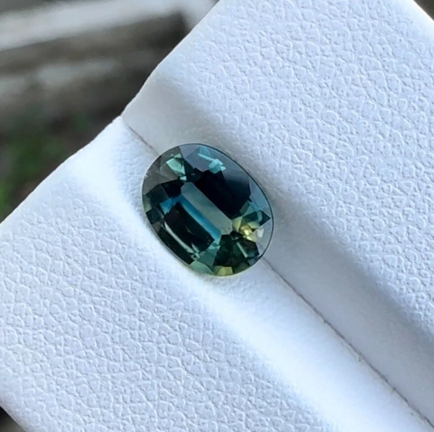 AIG Certified 1.55ct Teal Bi Color Sapphire | Natural from Madagascar - Image 1 of 4