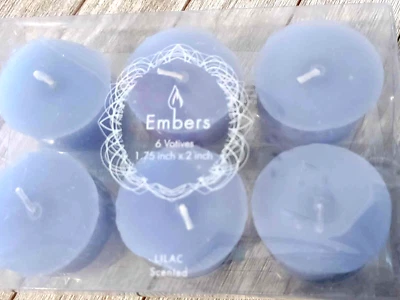 Velas moradas votivas perfumadas lila Embers 6 piezas. Foto 1 de 3