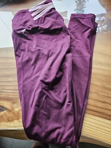 Fabletics Women's 7/8 Leggings Mid-Rise Size XS Burgundy Pre-owned 👌 - Picture 1 of 7