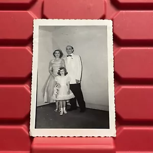 Parents With Their Daughter Dressed Elegantly For Wedding 3.5 x 5 Photograph 50s - Picture 1 of 2