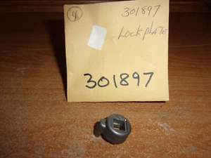 GENUINE OMC 301897 0301897 LOCK PLATE NEW OLD STOCK - Picture 1 of 4