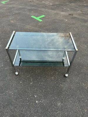 A 032 Table Desserte vintage chrome & verre fumé  Lire La Description Svp - Photo 1/2