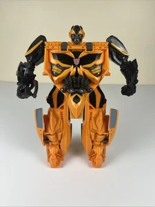 Tomy Hasbro V-2976A Plastic Bumblebee Camaro Transformer Modellino Auto Giocattolo - Foto 1 di 17