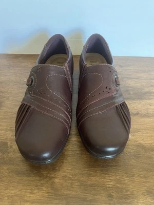 Zapatos planos de cuero Earth Origins para mujer Glendale Gabrielle Merlot talla 11 anchos Foto 1 de 4