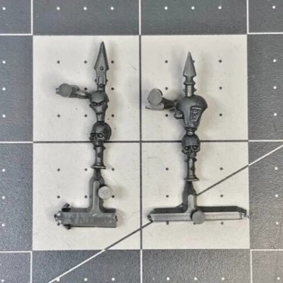 Warhammer 40K Chaos Space Marine CHAMPION SPIKED TROPHY ICON bitz x2 GW BC25 - Image 1 of 2