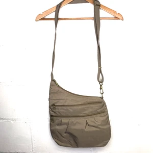 Travelon Anti-Theft Signature 3 Compartment Crossbody Handbag Tan Travel - Picture 1 of 13
