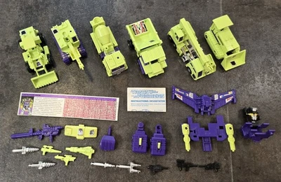 1985 G1 TRANSFORMERS DEVASTATOR CONSTRUCTICONS NEAR COMPLETE VINTAGE DECEPTICON  - Image 1 of 4