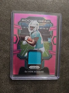 2023 PANINI PRIZM ROOKIE GEAR NEON PINK PRIZM DE'VON ACHANE RELIC RC MIAMI  - Picture 1 of 2