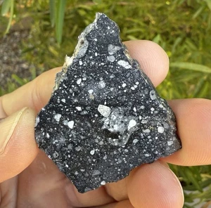 NWA 17679 Mond/Mondmeteoritenscheibe, neu klassifiziert, Weltraum, 6,61 g - Bild 1 von 9