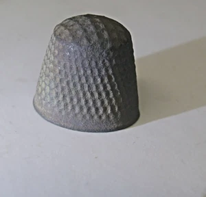 Antique Child's Thimble - Picture 1 of 4