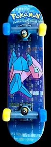Vintage anni 90 ~ PORYGON POKEMON Tech Deck SKATEBOARD ~ 96mm FINGERBOARD~ RARO~ ECCELLENTE - Foto 1 di 2
