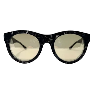 AUTHENTIC & NEW - DONNA KARAN - DO504S 017 52/22/135 GRAY TORT SUNGLASSES & CASE - Picture 1 of 3