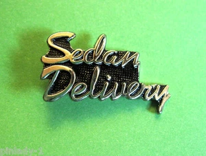 SEDÁN ENTREGA guión - pasador de sombrero, pasador de solapa, tie tac, alfiler de sombrero CAJA DE REGALO - Imagen 1 de 2