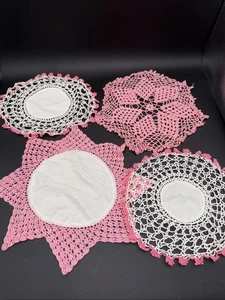 Vintage Set Of 4 Hand Crocheted Doilies In White And Pink - Picture 1 of 5