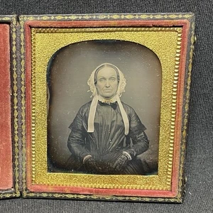 DAGUERREOTYPE - ⅙ plate, nice image of an impressive older woman who was obvious - Picture 1 of 9