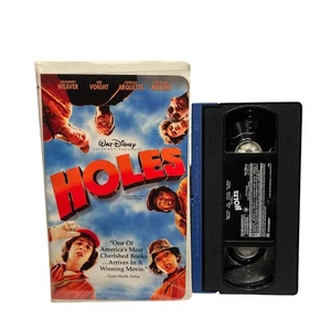 Holes VHS Shia LaBeouf Tim Blake Nelson Sigourney Weaver Clamshell - Picture 1 of 3
