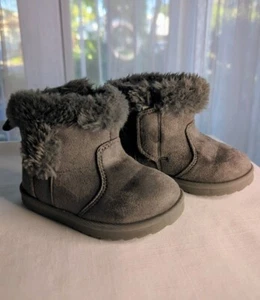 Stivali Wonder Nation ecopelle scamosciata grigia foderati in pelliccia sintetica taglia 5 bambino  - Foto 1 di 5