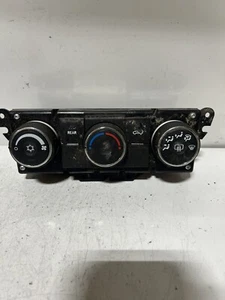 2013 2014 2015 2016 2017 CHEVROLET TRAVERSE AC Control OEM 22969802 - Picture 1 of 3