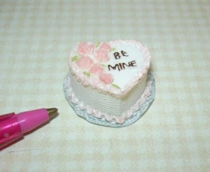 Miniature Ivory Valentine's Day Heart Cake, Pink Roses "BE MINE": DOLLHOUSE 1:12 - Picture 1 of 1