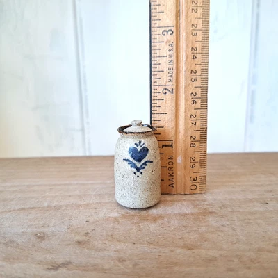 IGMA Artist Elizabeth Chambers 1.5" Heart Decorated Crock 1:12 Scale - Image 1 of 4