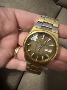 Reloj Automático Seiko Hombre Vintage 37mm Día-Fecha Tono Dorado con Cristal Facetado - Imagen 1 de 4