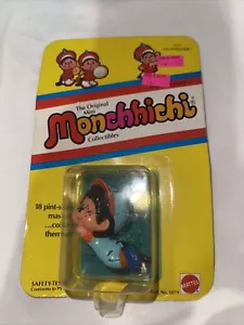 Outfielder Basebal Monchhichi Sekiguchi Mattel Vintage 1981 PVC Figure on Card - Picture 1 of 3