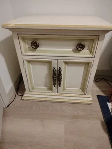 Drexel Vanessa Nightstand  - Picture 1 of 1