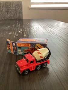 MATCHBOX S/F NO. 19-C CEMENT TRUCK RED, GRAY BARREL, RED STRIPES MIB - Picture 1 of 9