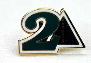 Autozone 2 Años Lealtad Solapa Pin Servicio al Empleado Sombrero Camisa - Imagen 1 de 2