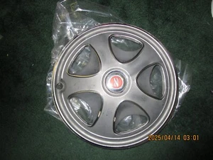 1973-75 Datsun 280Z OEM hubcap - Picture 1 of 2