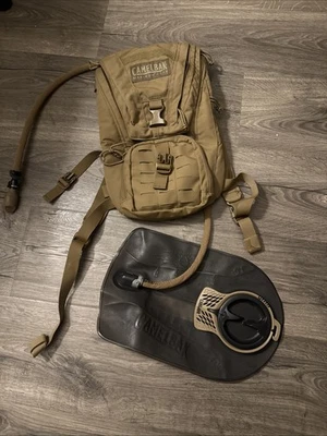 Paquete de hidratación CamelBak Ambush 100 oz 3L Mil Spec bronceado coyote ¡Incluye vejiga! Foto 1 de 3