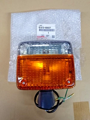 Lámpara de luz de señal de giro delantera derecha OEM 81510-69027 Toyota Land Cruiser FJ40 BJ40 OEM Foto 1 de 4