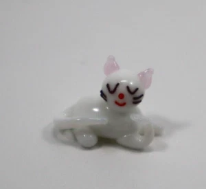 i1 Blanco Sueño Gatito Gato Figura de Vidrio Miniatura Ganz Mini Animal EK4028 - Imagen 1 de 3