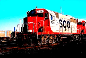 ORIGINAL KODACHROME SLIDE SOO LINE GP-35 #728 N. FOND DU LAC, WI APRIL 15, 1977 - Picture 1 of 1