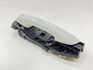 Manija de puerta exterior trasera derecha blanca_0q0q Volkswagen Passat 2012-2019 - Imagen 1 de 7