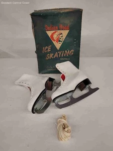 Indian Head Women's White Skates Size 5 - Bild 1 von 7