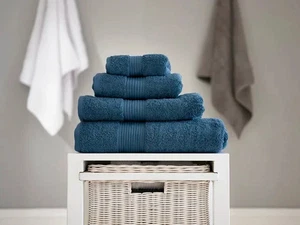 Christy Supreme Bath Sheet 90x 165cm- Petrol - Picture 1 of 1