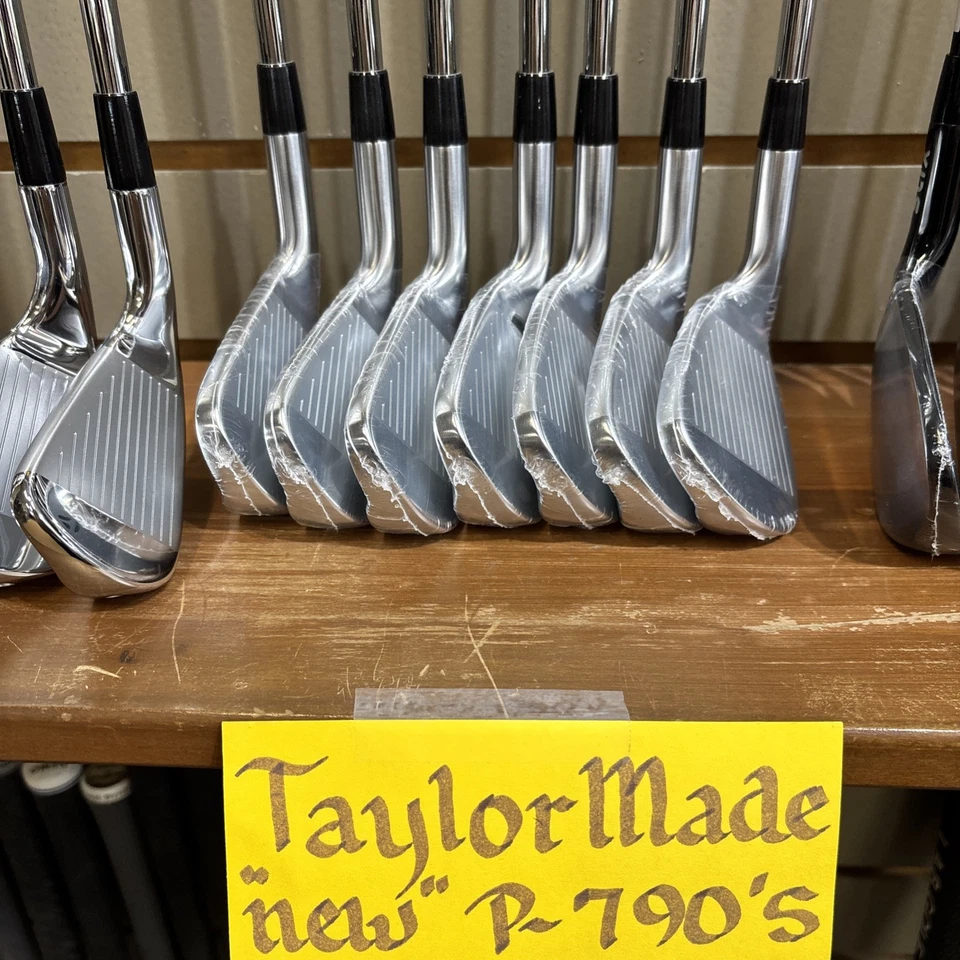 JUEGO DE HIERRO TAYLORMADE P790 2025 4-PW PLATA DERECHA - EJE VERDADERO TEMPER NUEVO Foto 1 de 2