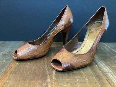 BCBGIRLS кожи меди коричневый инструмент цветочный заглянуть носок каблуки туфли Sz 7B - Изображение 1 из 4