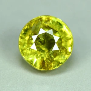 2.70 Cts_Loose Gemstone_100 % Natural Unheated Yellowish Green Mali Garnet - Picture 1 of 3
