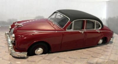 Corgi 1/43 scale Diecast - 01803 Jaguar Mk2 2.4 Inspector Morse maroon - Image 1 of 3