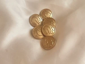 ONE GOLD DIOR BUTTON 23MM - Picture 1 of 5