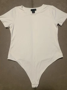 Body elasticizzato House Of Harlow 1960 foderato avorio manica corta perizoma taglia large - Foto 1 di 7
