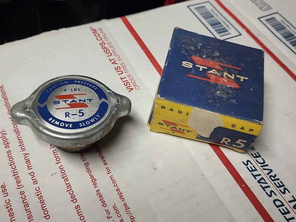 Camión Studebaker 1947-1954 1941-47, Olds Pontiac Stant R-5 tapa radiador NORS Foto 1 de 4